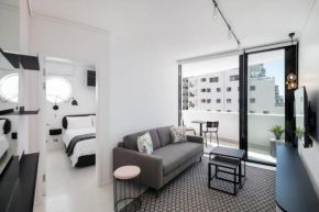 Flamingo 801: Top Floor Beautiful Sea Point Studio